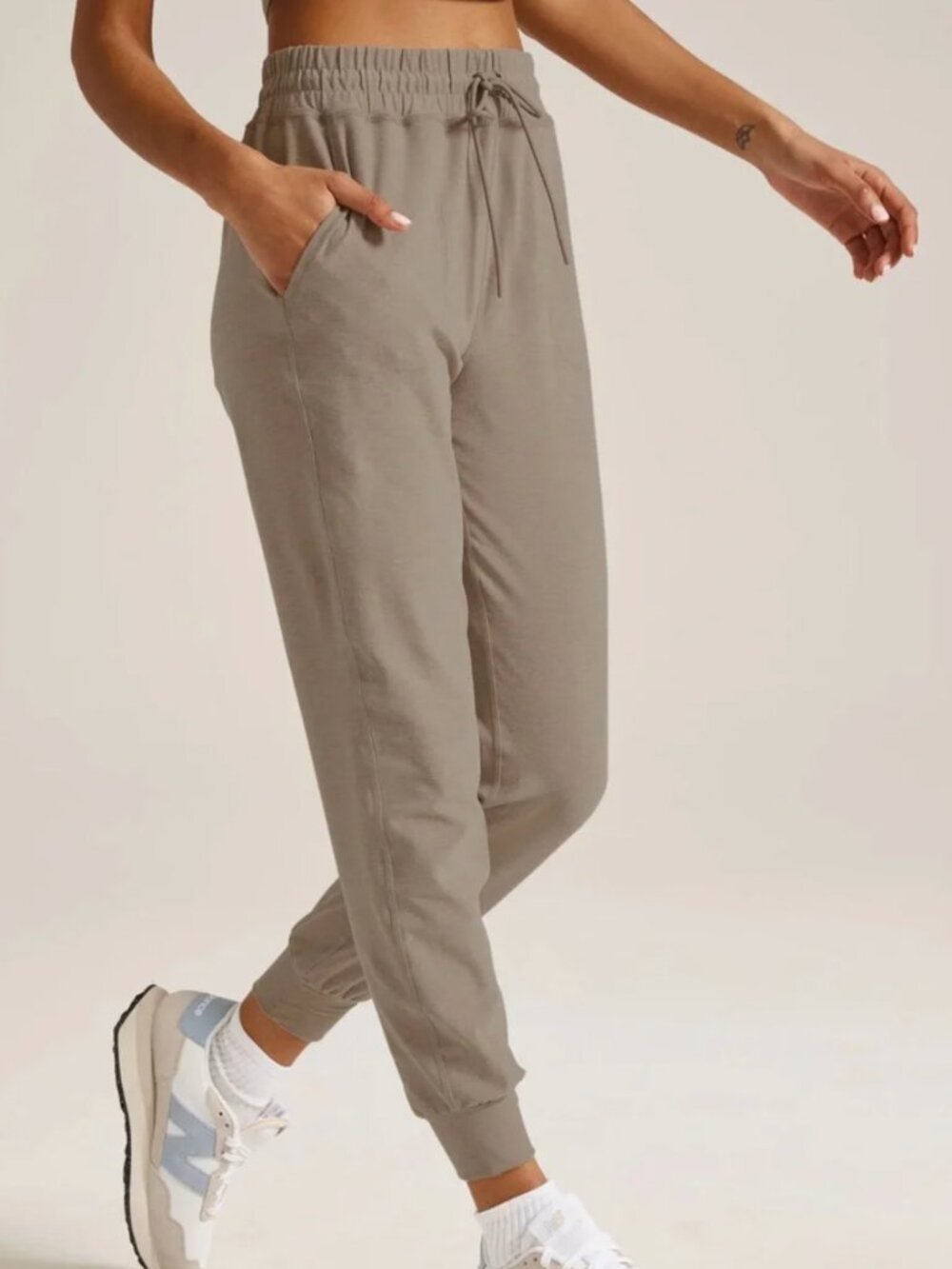 Beyond Yoga commuter jogger pants Sz M